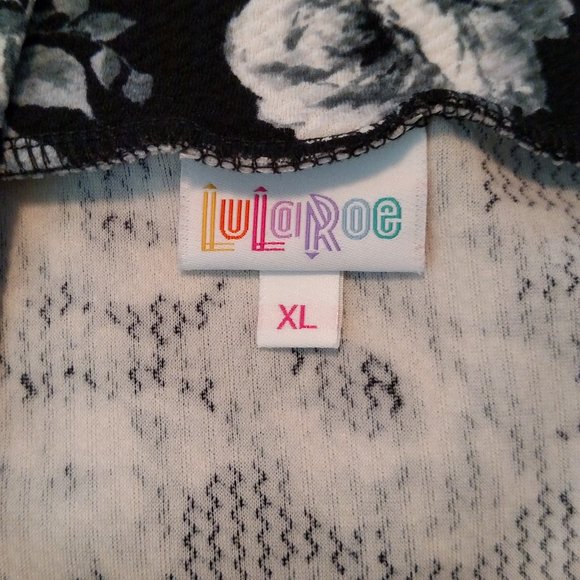 LuLaRoe black & white rose pattern, Cassie pencil skirt, excellent cond, size XL - Picture 3 of 4